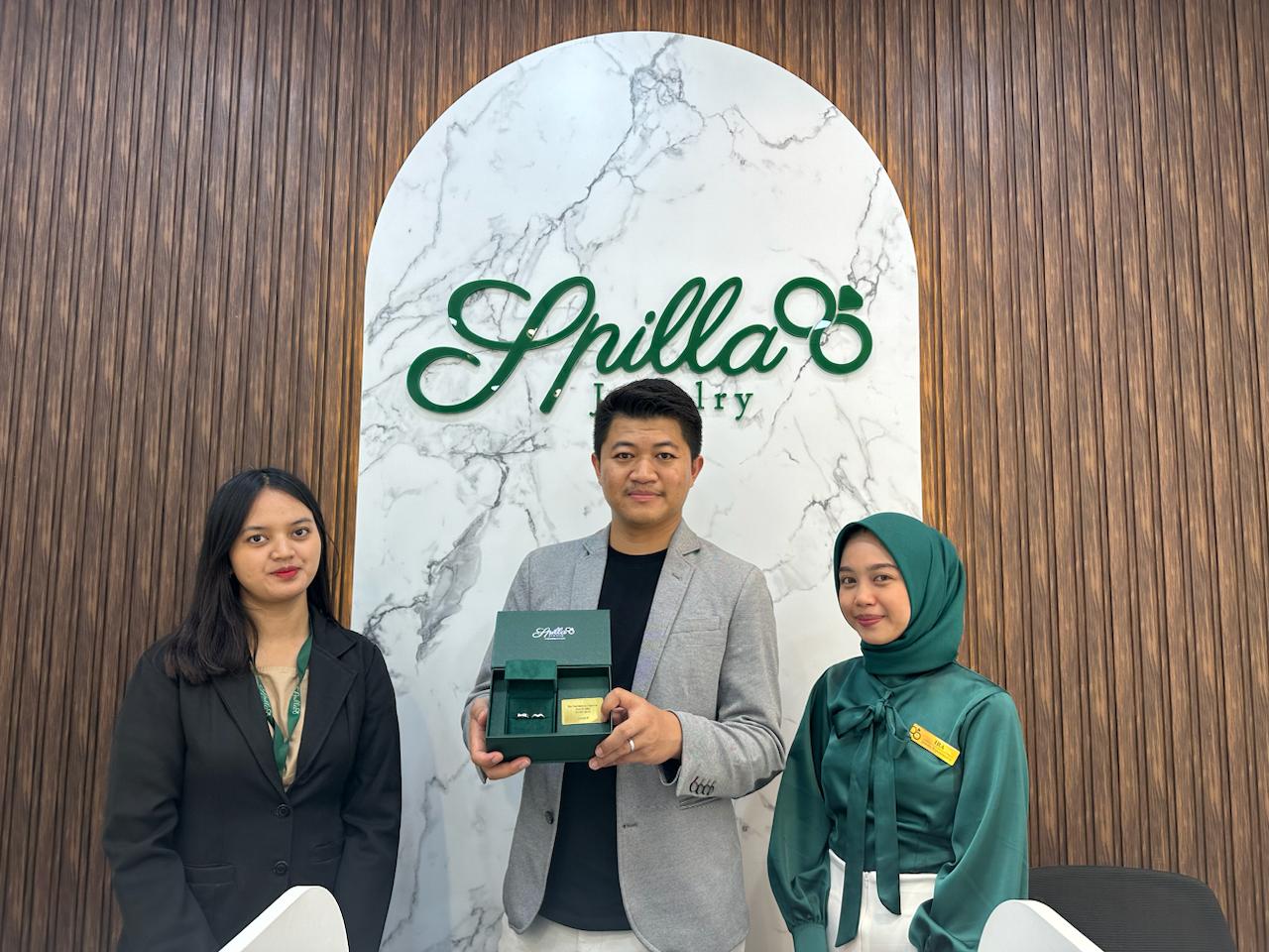 Spilla Jewelry menggelar Grand Opening Celebration di Artha Gading Mall, Jakarta, Selasa (30/1/2024).