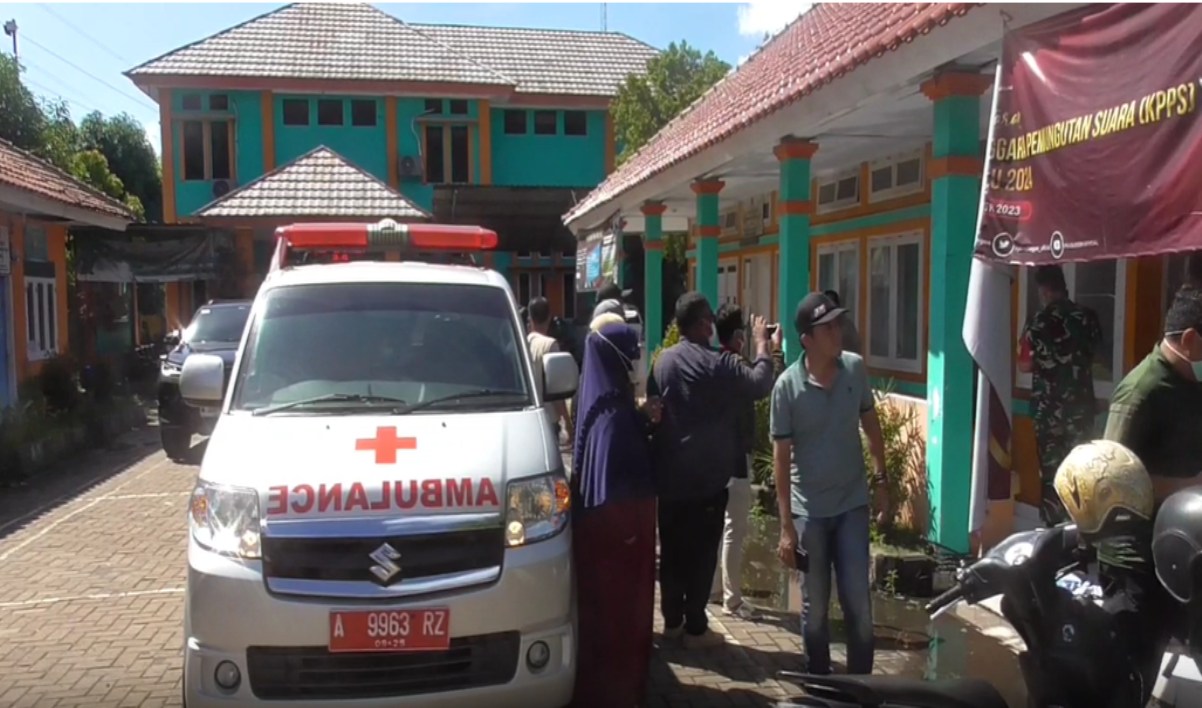 Sebanyak 30 warga dilarikan ke puskesmas setelah adanya kebocoran gas pabrik kimia di Cilegon.