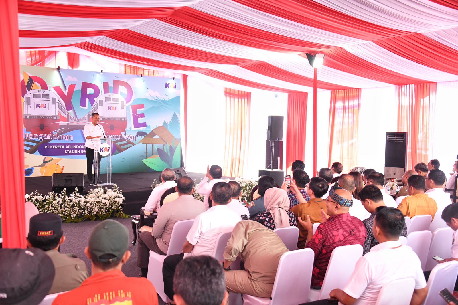 PT Kereta Api Indonesia Luncurkan 2 Perjalanan Kereta Baru di Jawa Barat