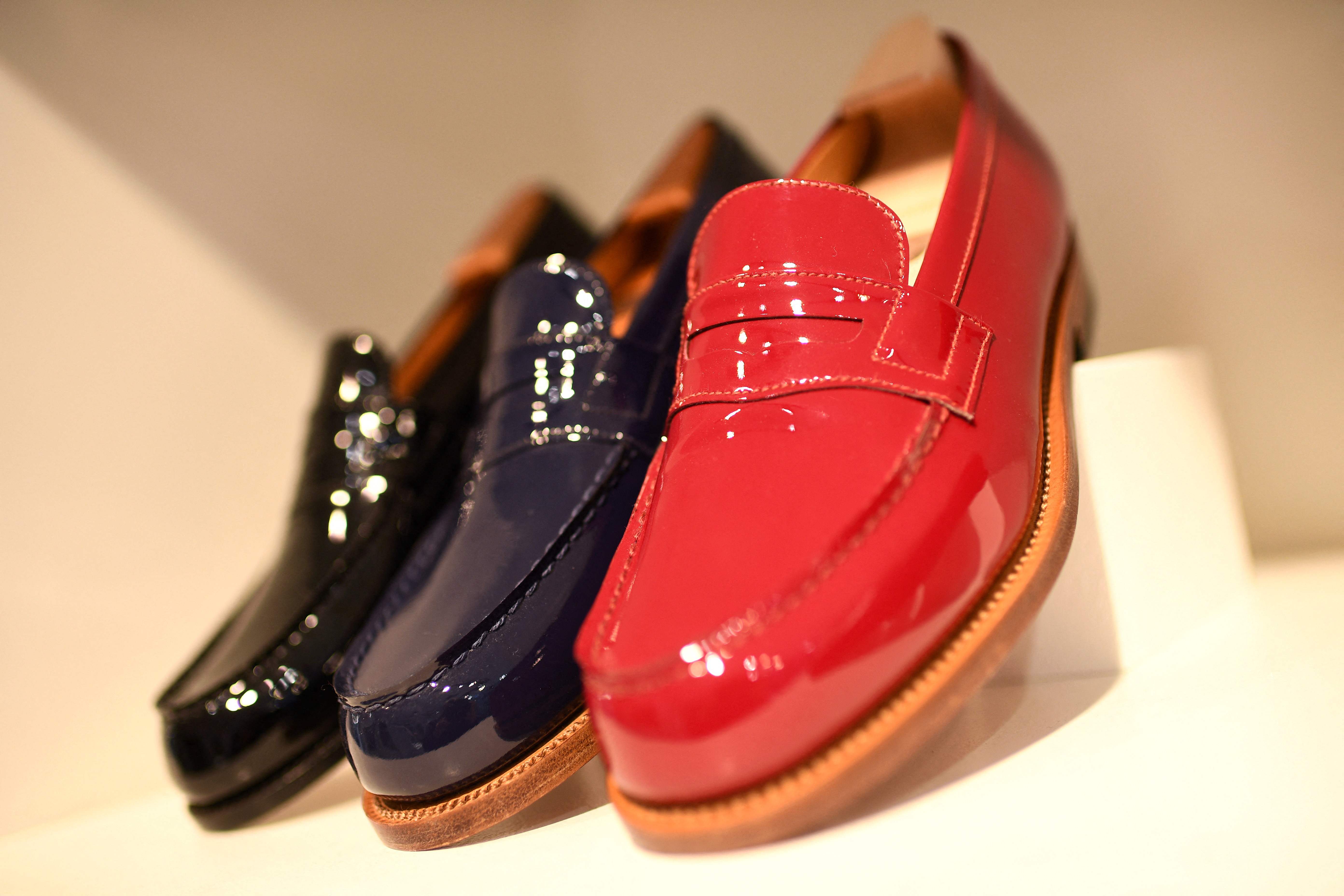 Punya Sepatu Loafers? Ini Trik untuk Gaya Beragam