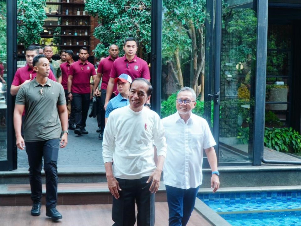 Presiden Joko Widodo bertemu Ketua Umum PAN Zulkifli Hasan.