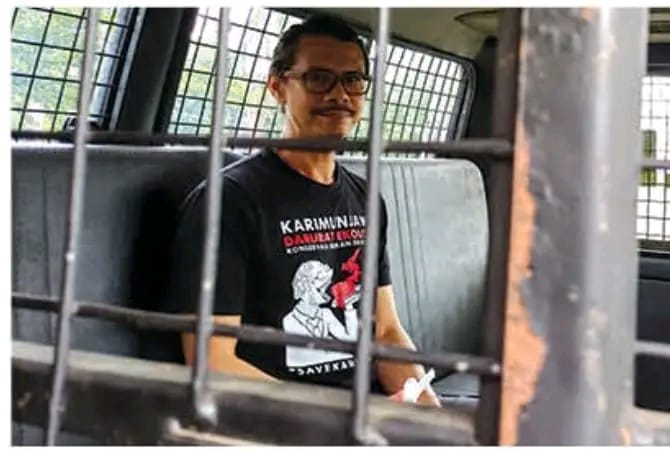 Aktivis lingkungan Daniel Frits Tangkilisan ditahan oleh Kejaksaan Negeri Jepara