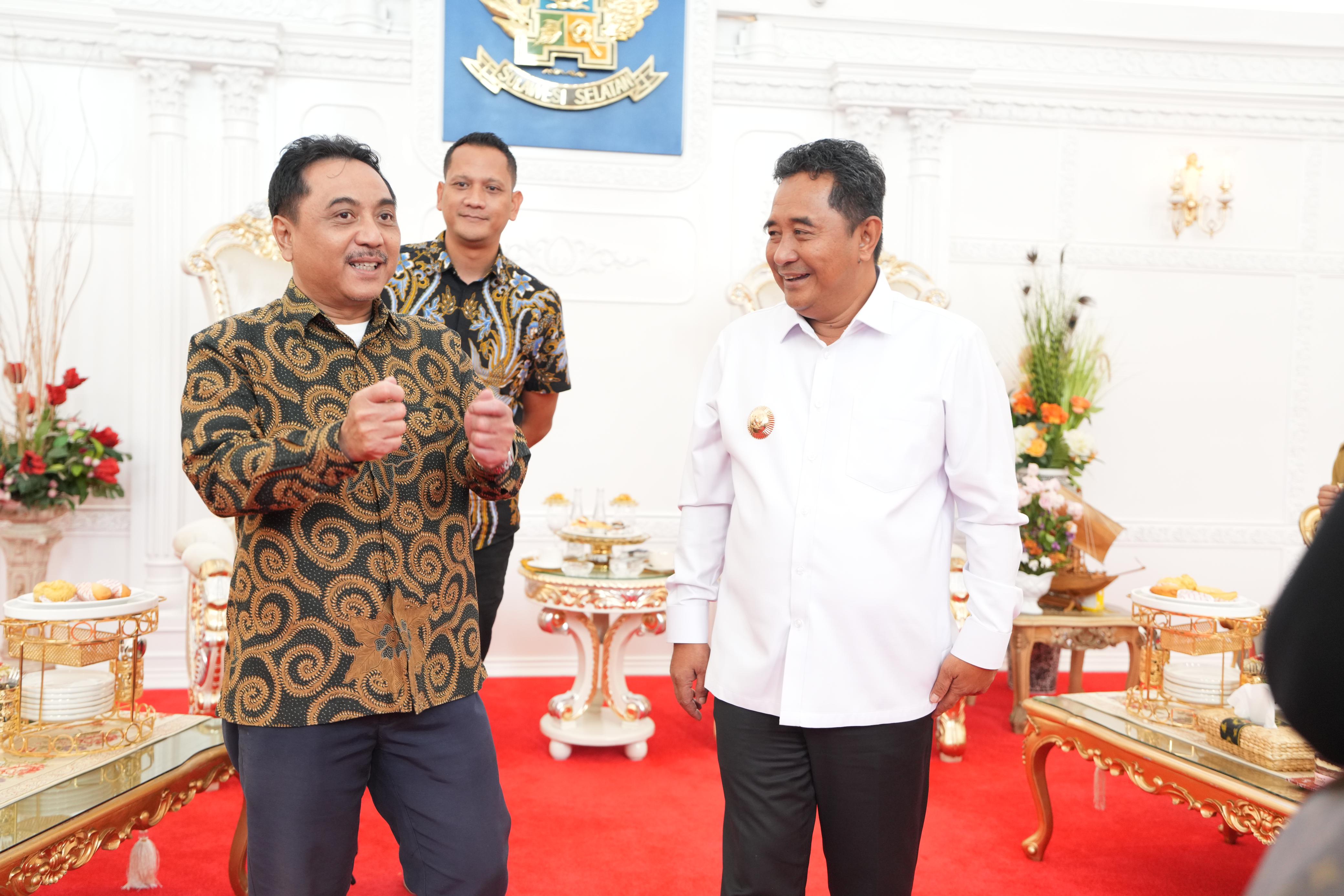 Dirpem Media Indonesia, Abdul Kohar (kiri) saat menemui Pj Gubernur Sulawesi Selatan Bahtiar Baharuddin.