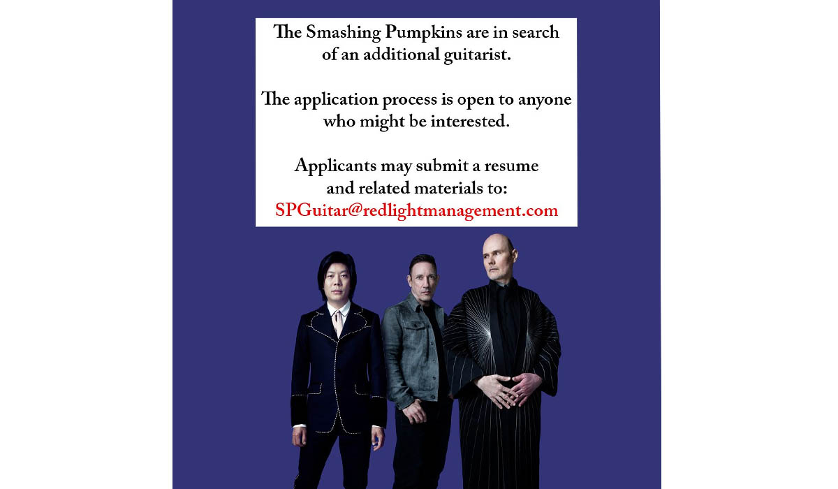 Band alternatif The Smashing Pumpkins kini membuka lowongan untuk posisi gitaris baru. 