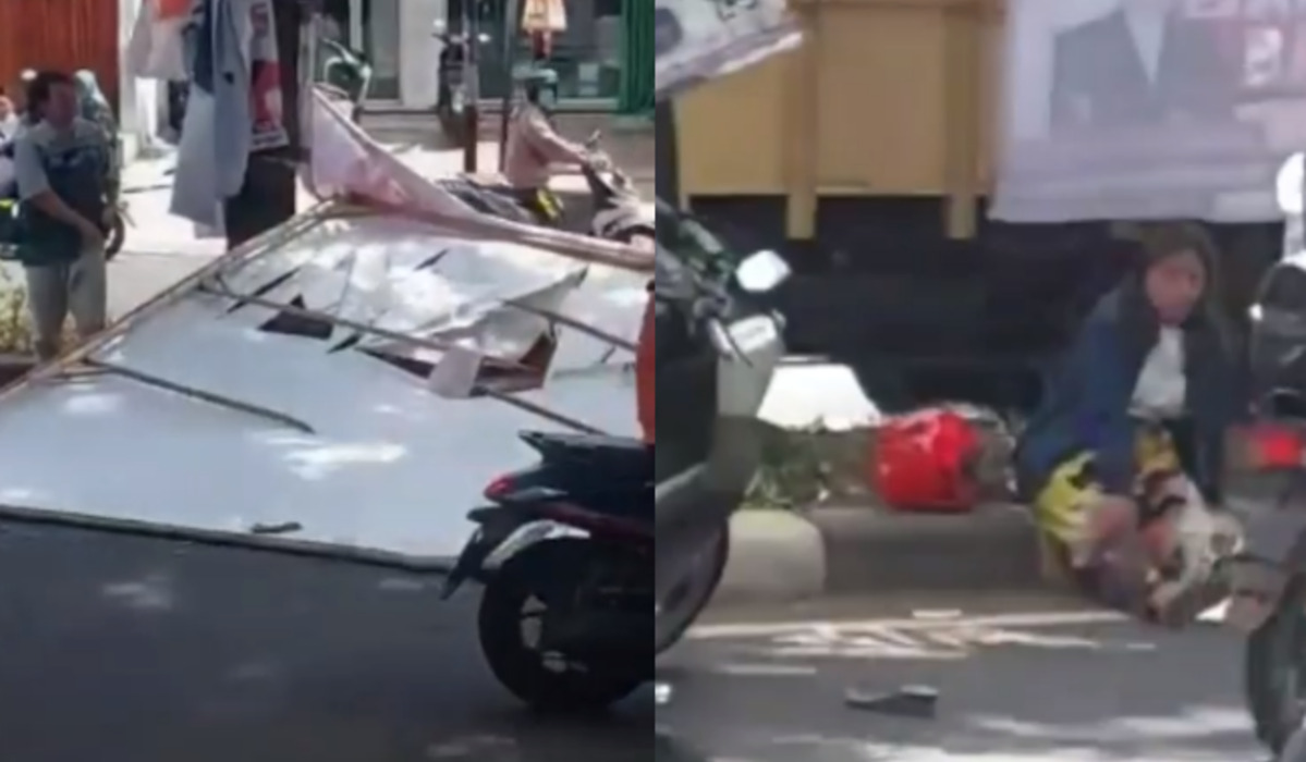 Baliho caleg PSI yang roboh dan menimpa pengendara motor di Cakung, Jakarta Timur.