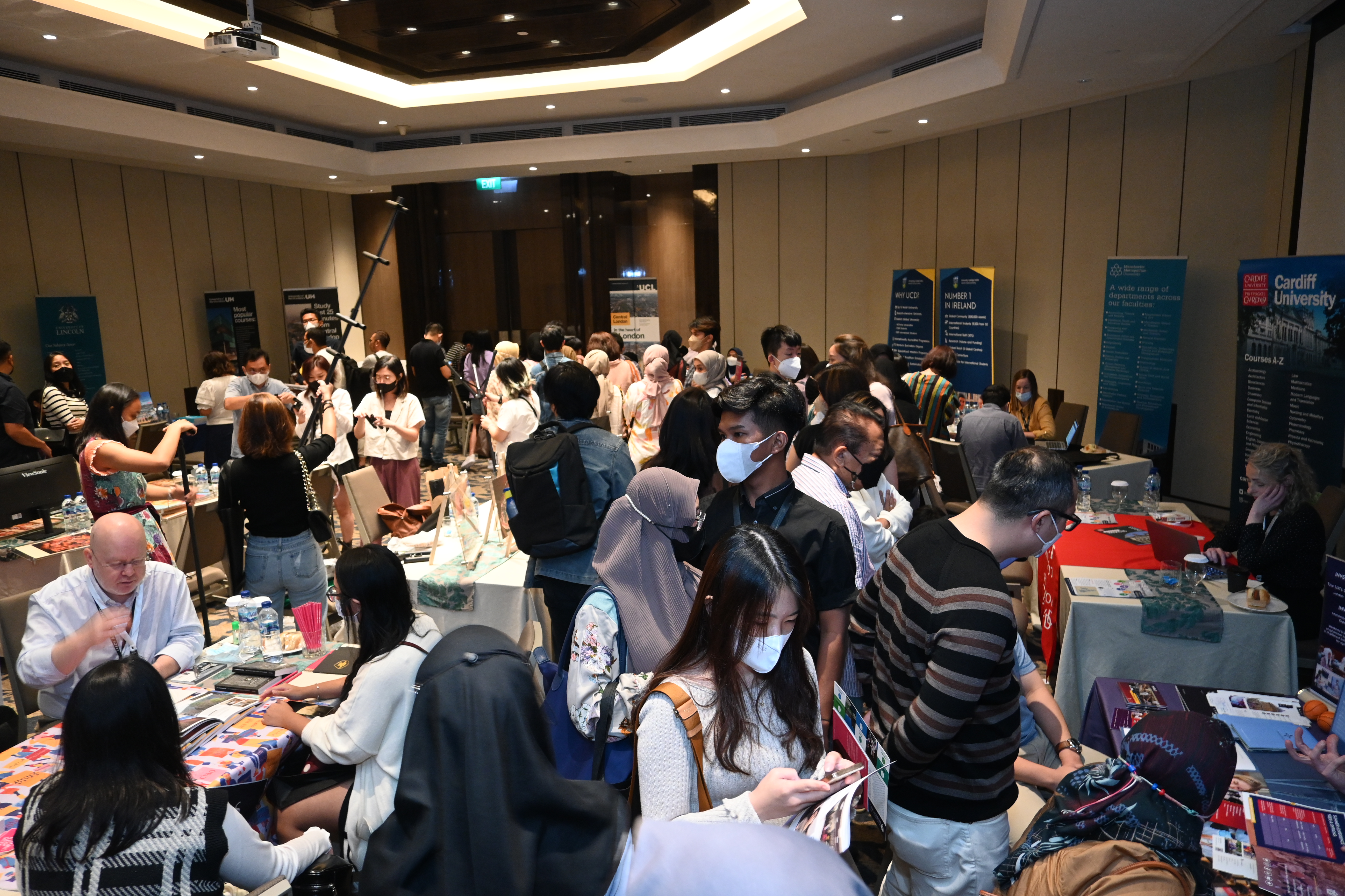 Antusiasme dalam pameran Study in UK yang diselenggarakan SI-UK Indonesia.