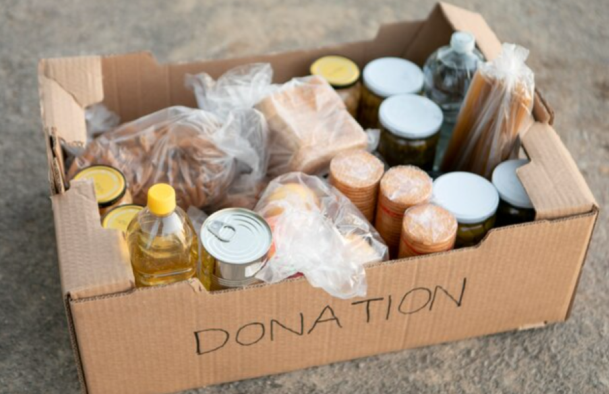 Bansos Berstiker Pasangan Capres Cawapres Sama dengan Korupsi