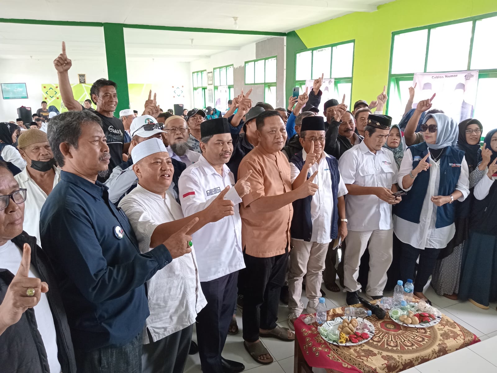 Konsolidasi Relawan dan Bimtek AMIN, di Ponpes Daarul Aqia, Sindangkerta, Kecamatan Maja, Kabupaten Majalengka, Jabar, Selasa (23/1/2024).