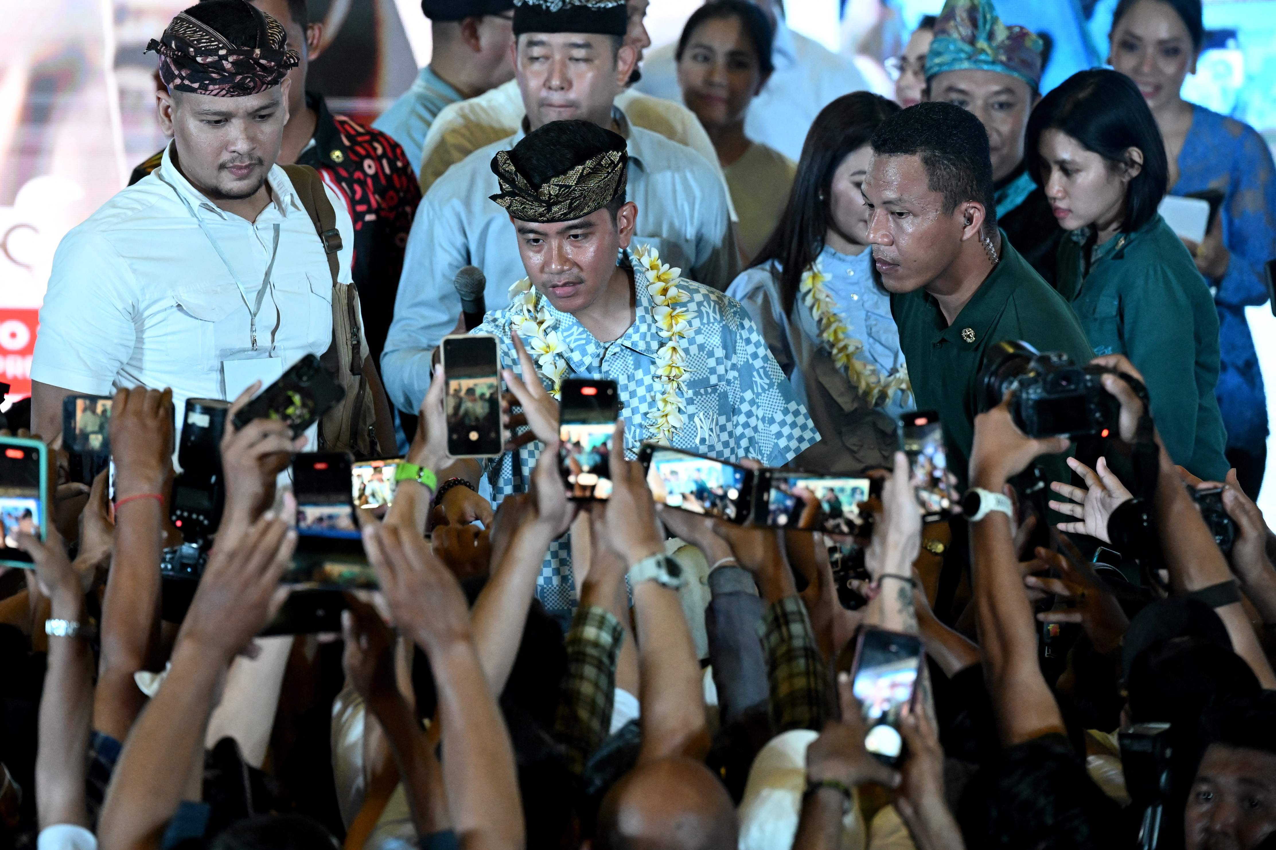 Cawapres Gibran Rakabuming Raka berkampanye di Bali, Selasa (9/1).