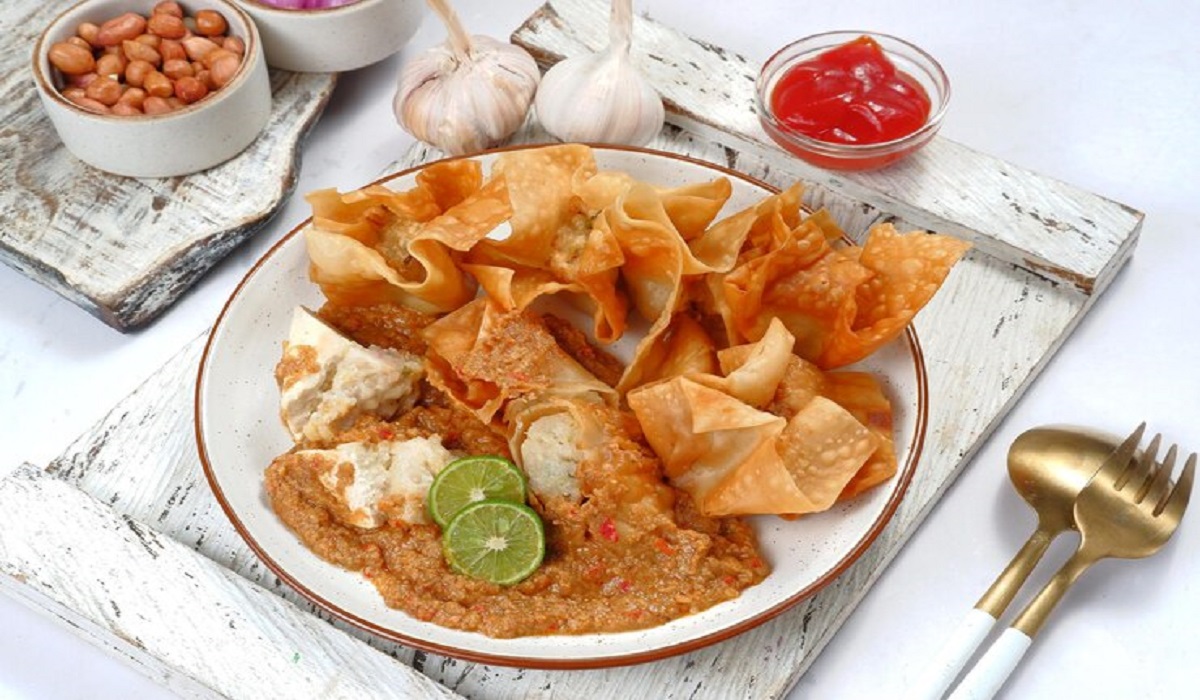 Batagor, salah satu makanan khas Bandung, Jawa Barat