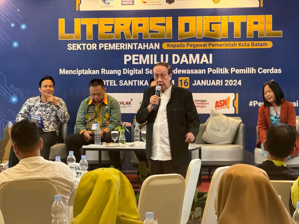  Diskusi Pemilu Damai: Menjaga Ruang Digital Sehat Kedewasaan Politik Pemilih Cerdas, di Kota Batam.
