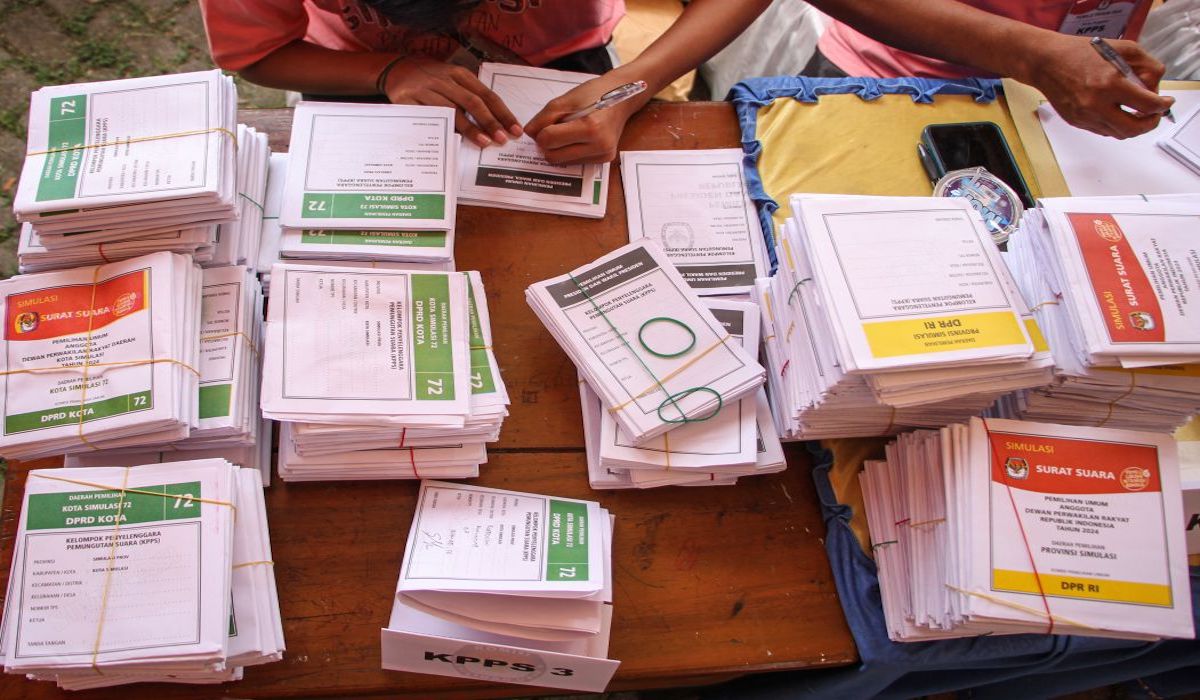 Bawaslu Sulsel temukan surat suara rusak 