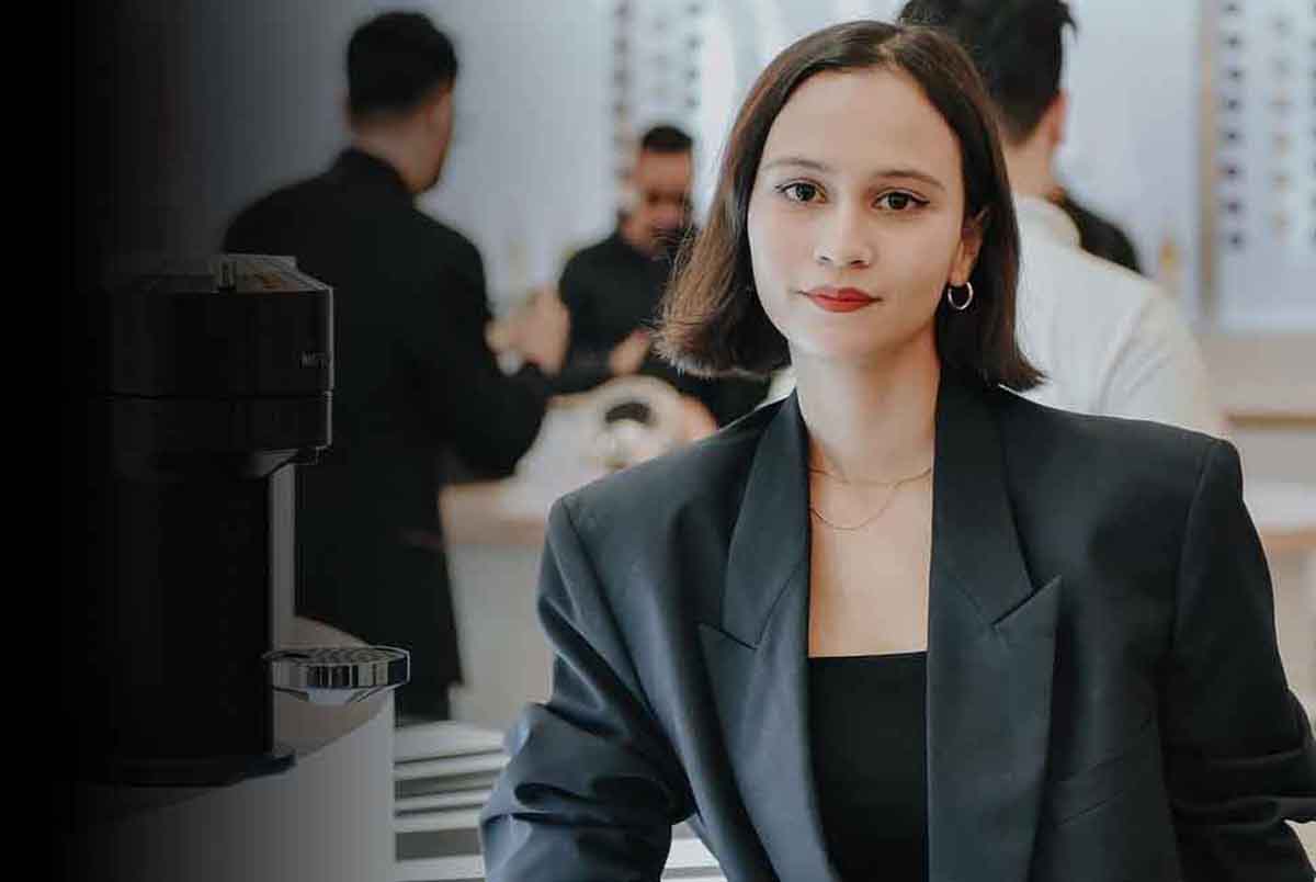 Lutesha mengaku  harus mempelajari cara mengemudi mobil manual dan menjalani workshop drifting selama sebulan penuh.