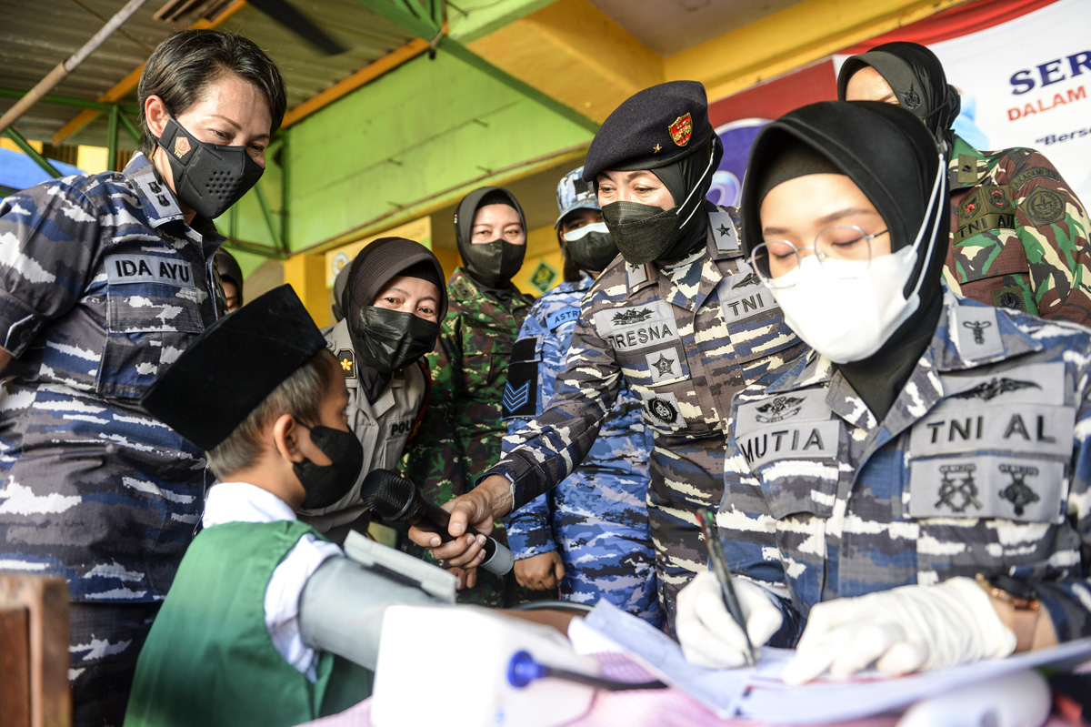 Setiap  5 Januari diperingati sebagai Hari Korps Wanita Angkatan Laut (KOWAL). Ini sejarah terbentuknya organiasi prajurit perempuan TNI AL.