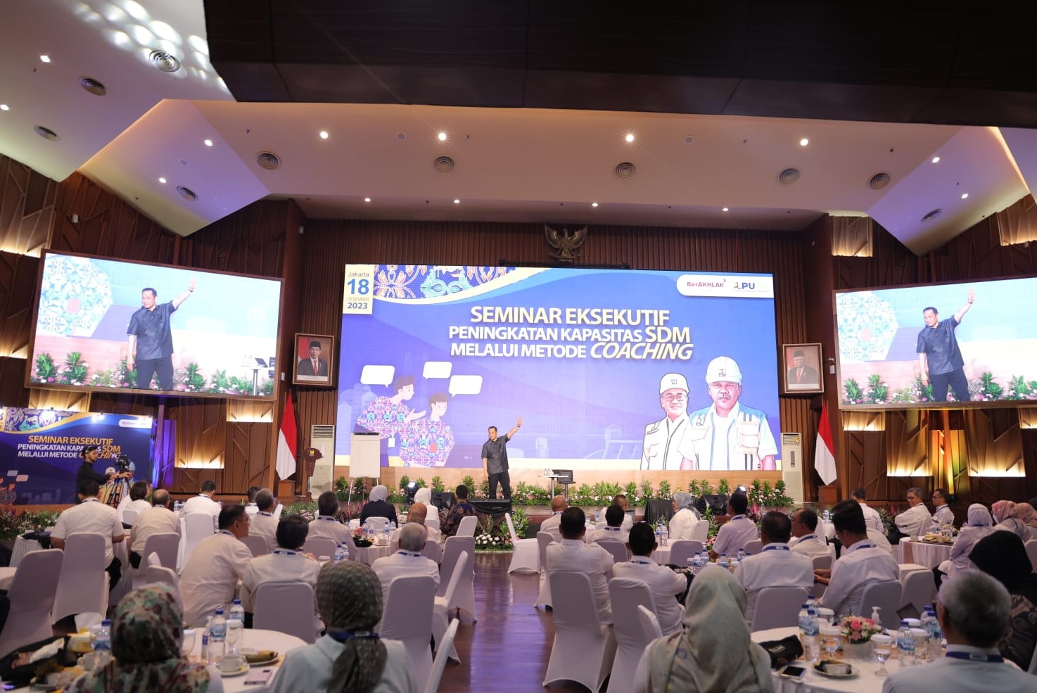 Founder ESQ Group Ary Ginanjar Agustian pada Seminar Eksekutif yang diselenggarakan Kementerian PU-Pera, Senin (18/12/2023) 