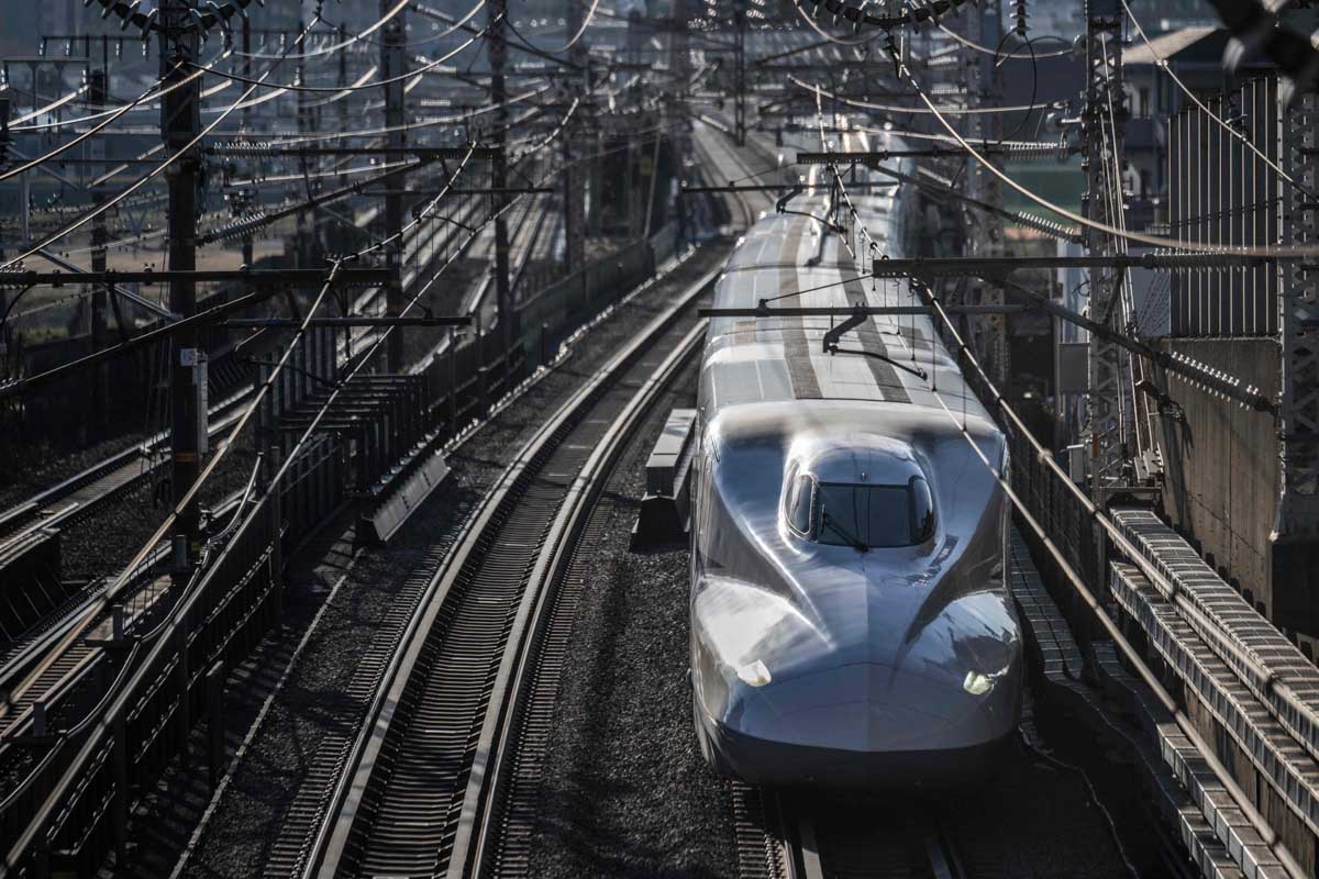 4 Kereta Peluru Jepang Terdampar 11 Jam Akibat Gempa