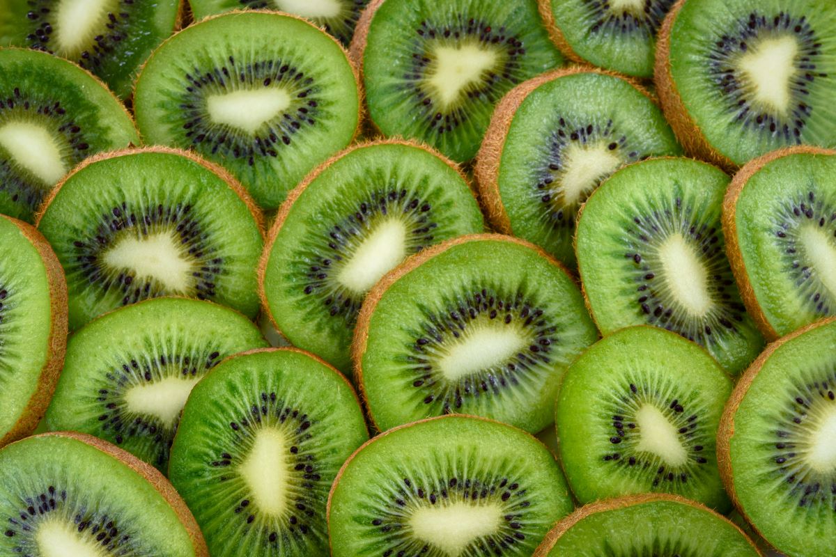 Makan Buah Kiwi Dapat Tingkatkan Kesehatan Mental Selama 16 Hari, Studi Terbaru