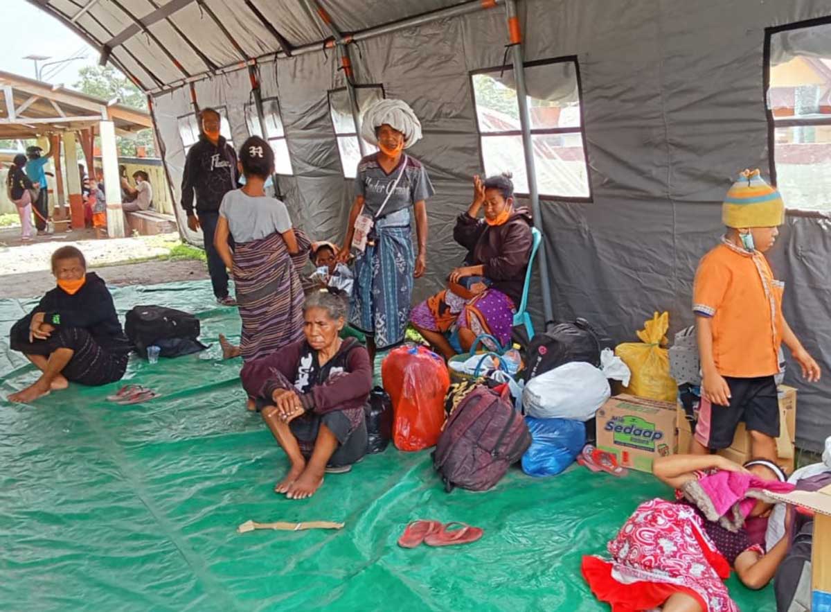 Jumlah pengungsi akibat letusan Gunung Lewotobi Laki-Laki mencapai 3.055 orang yang ditampung di lima lokasi.