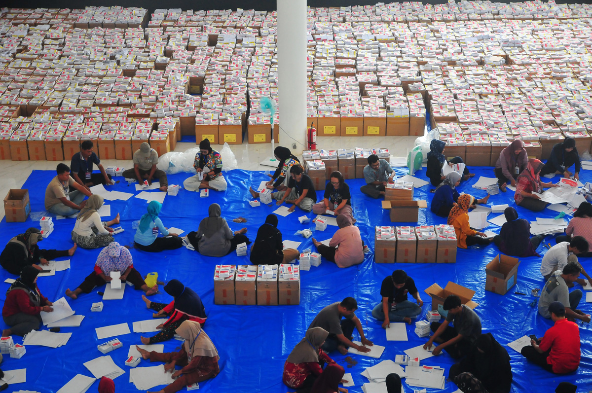 KPU Temanggung Mulai Sortir dan Lipat Surat Suara DPRD Provinsi dan DPR RI