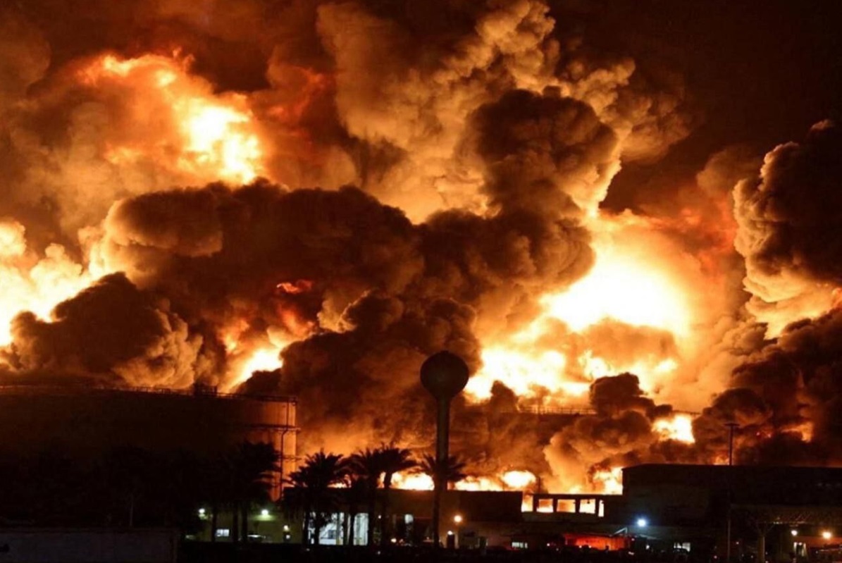 Serangan laut dan udara dilancarkan AS dan Inggris ke Yaman, bersamaan dengan sidang genosida Israel di Belanda.