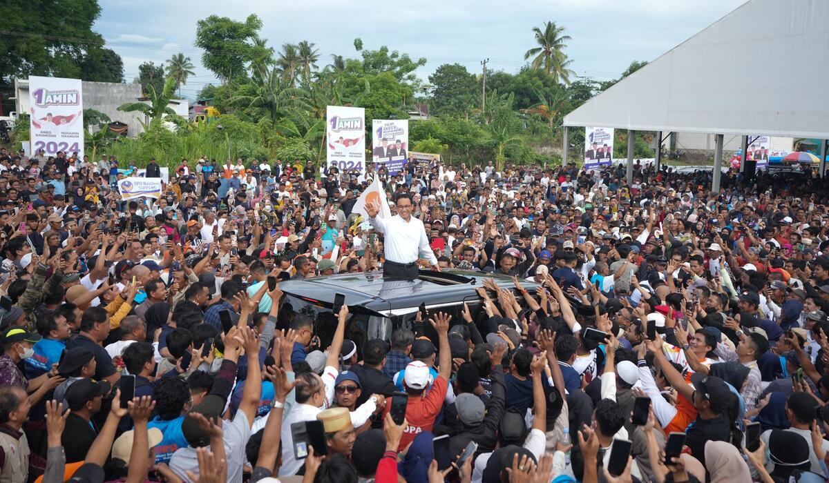Capres Anies Baswedan di Lapangan Sepak Bola Cina, Bone, Sulsel, Rabu, 17 Januari 2024.