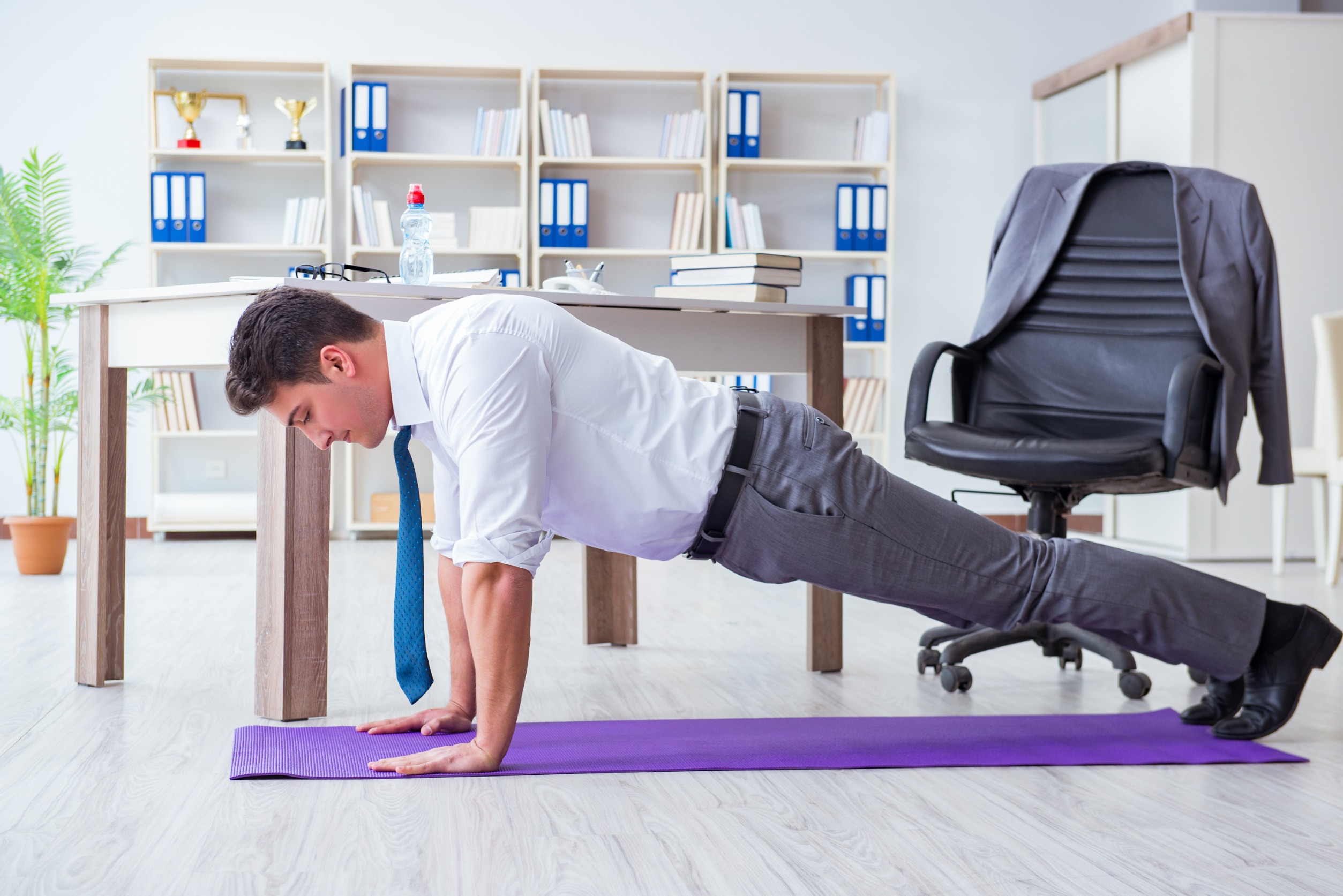 Walau Sibuk Bekerja, Sempatkan Bergerak untuk Jaga Kebugaran