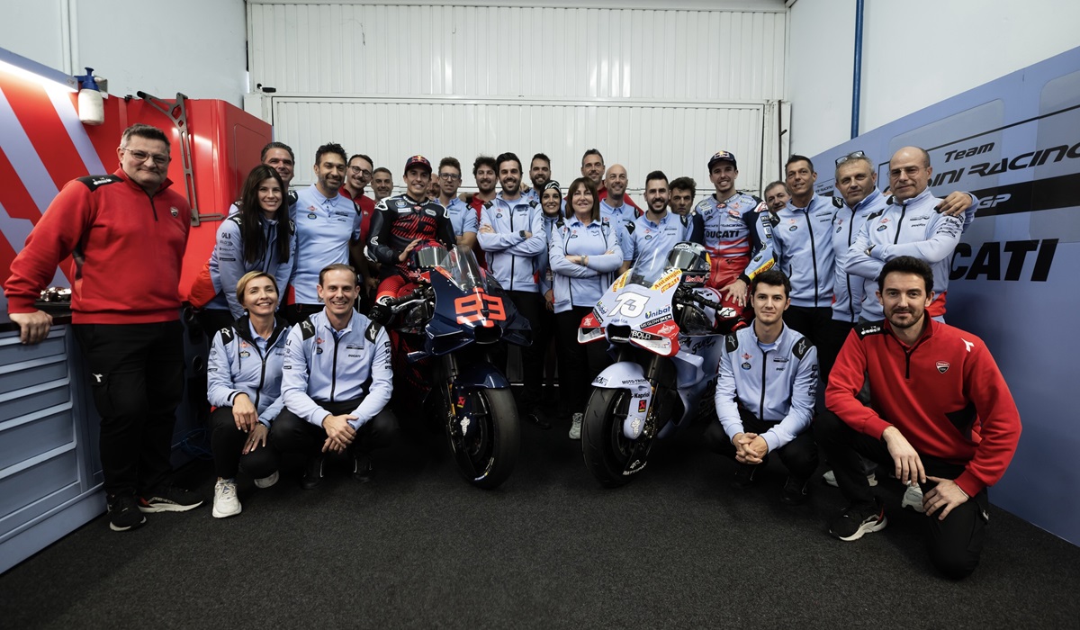 Tim Gresini Racing bersama dua pembalap mereka Marc Marquez dan Alex Marquez