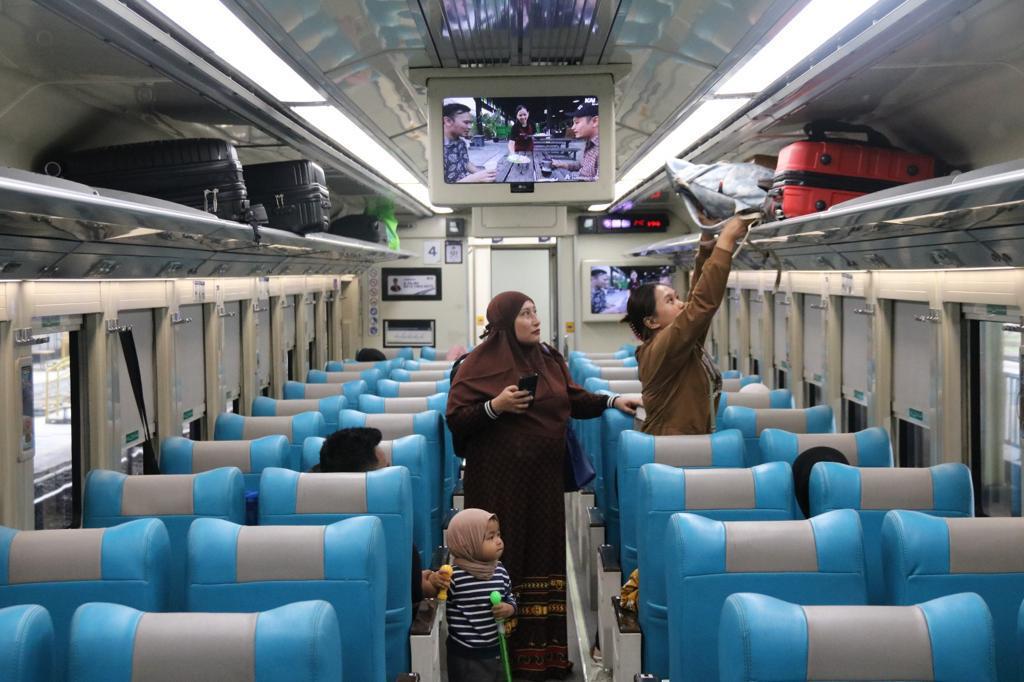 Penumpang kereta api kelas eksekutif