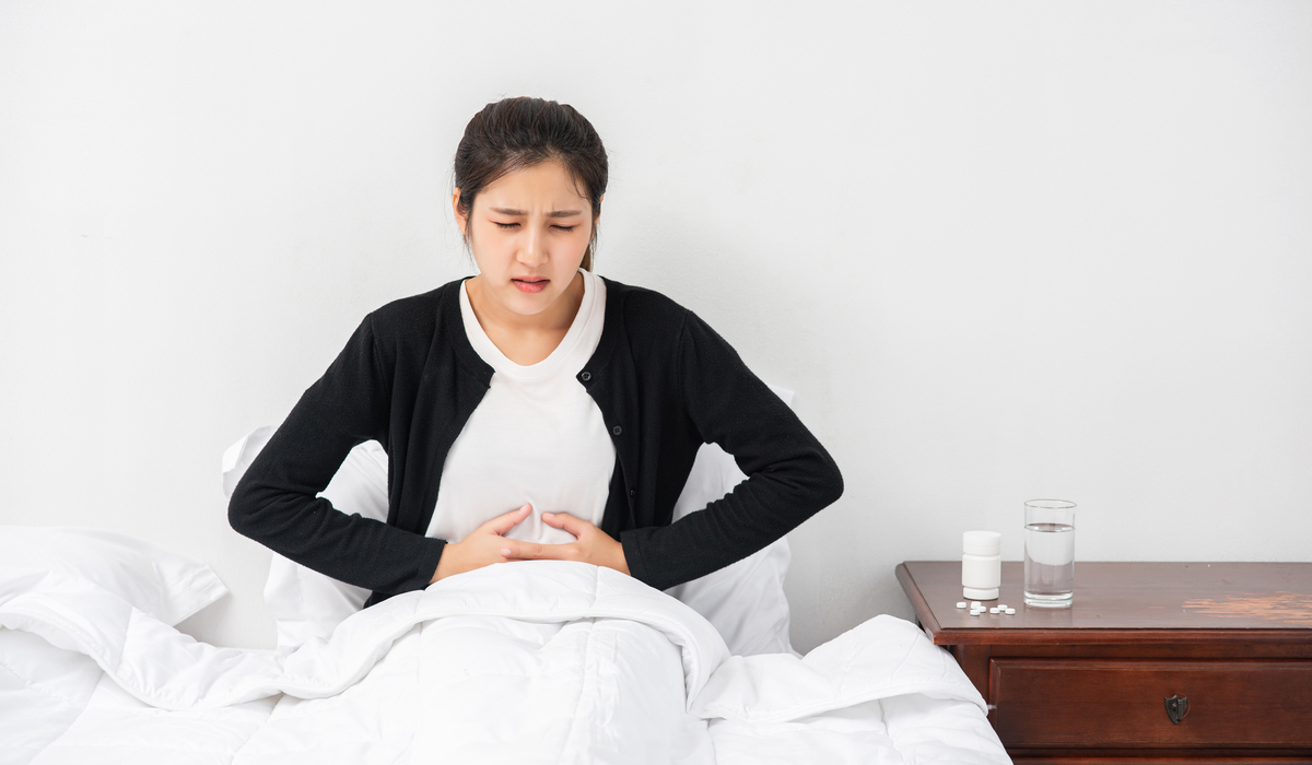 Ilustrasi seseorang dengan masalah asam lambung.