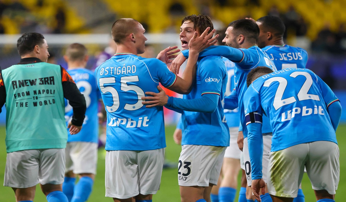 Para pemain Napoli melakukan selebrasi usai mengalahkan Fiorentina di laga semifinal Super Coppa Italia