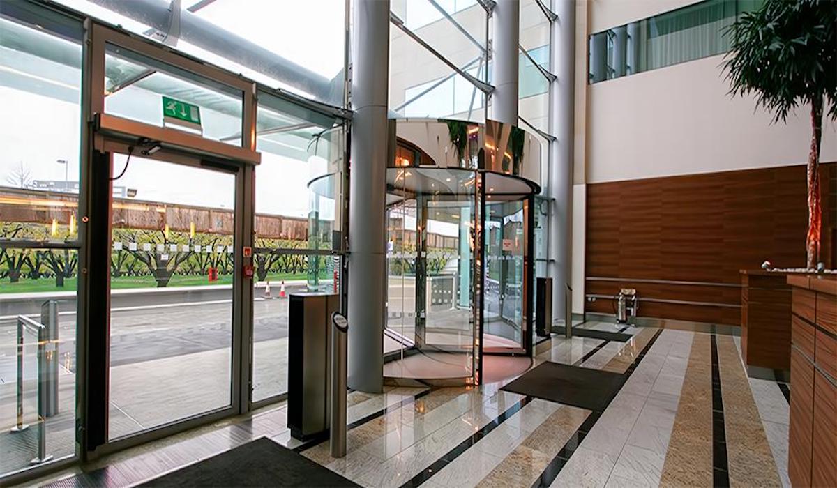 Distributor pintu otomatis