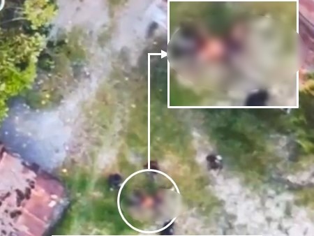 TNI-Polri menembak 5 anggota KKB saat kontak senjata di Kabupaten Intan Jaya, Papua.