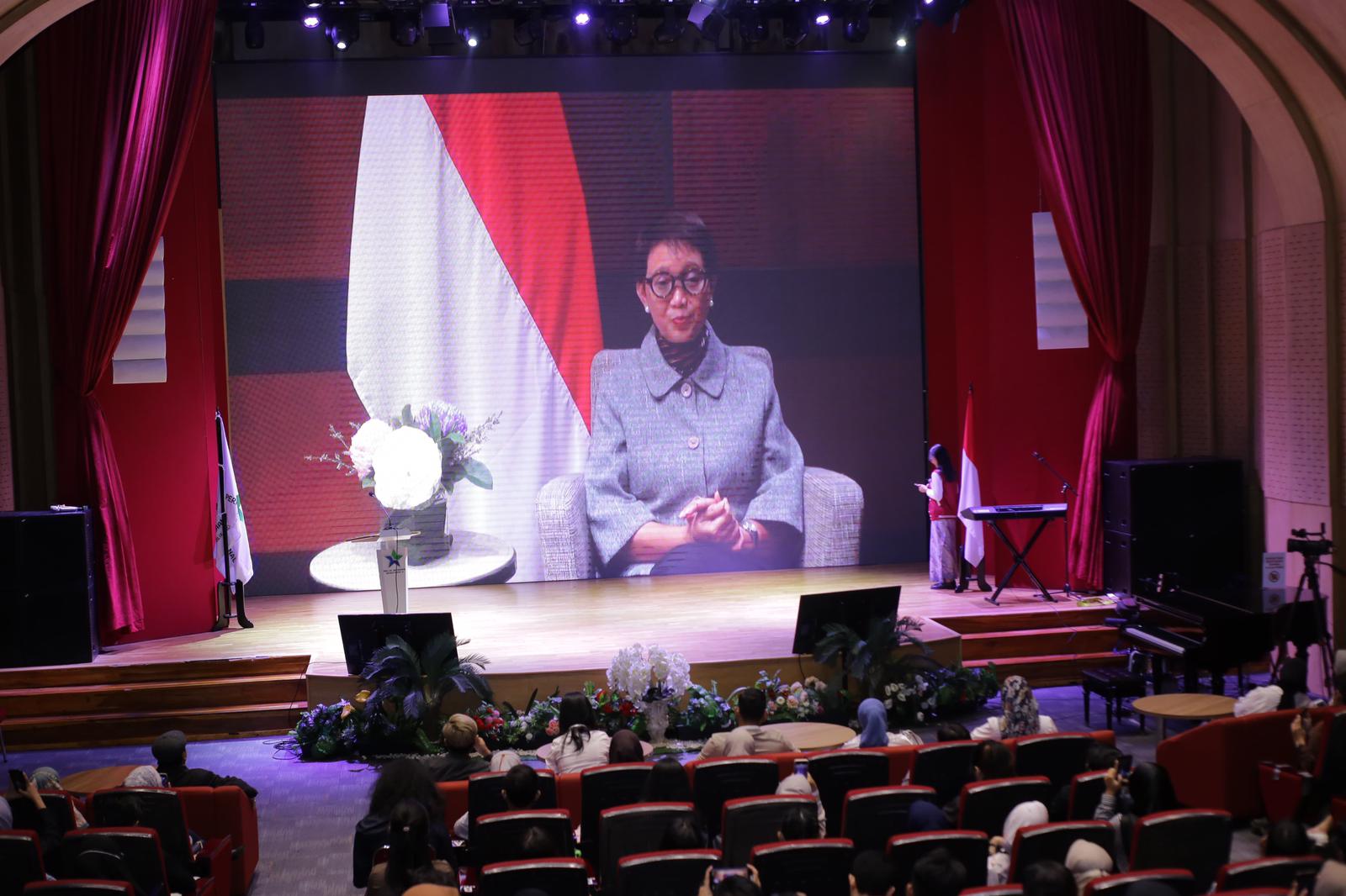 Menlu RI Retno Marsudi menjadi pembcara pada acara yang diselenggarakan Perhimpunan Pelajar Indonesia (PPI) Dunia di Jakarta.