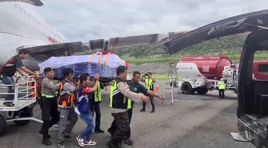  Jenazah Korban Papua Briptu Anumerta Alfandi Steve Karamoy Tiba di Luwuk Banggai