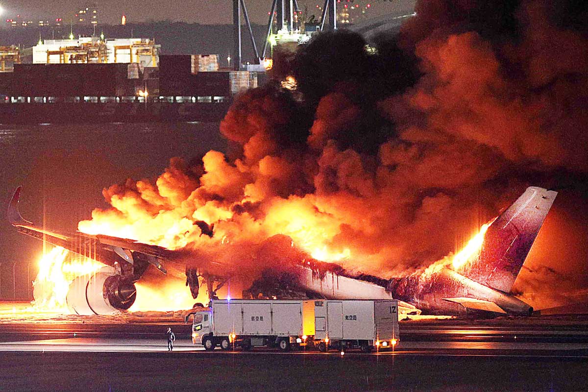 Insiden tabrakan pesawat Japan Airlines yang terbakar di Bandara Haneda Tokyo mengungkapkan bahwa pilot tidak menyadari kebakaran pada awal
