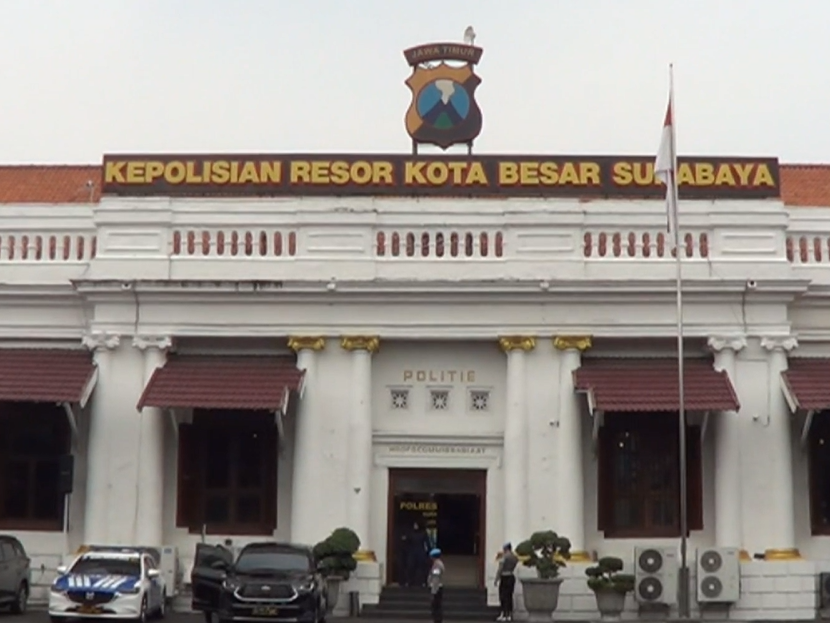 Kantor Polrestabes Surabaya, Jawa Timur.