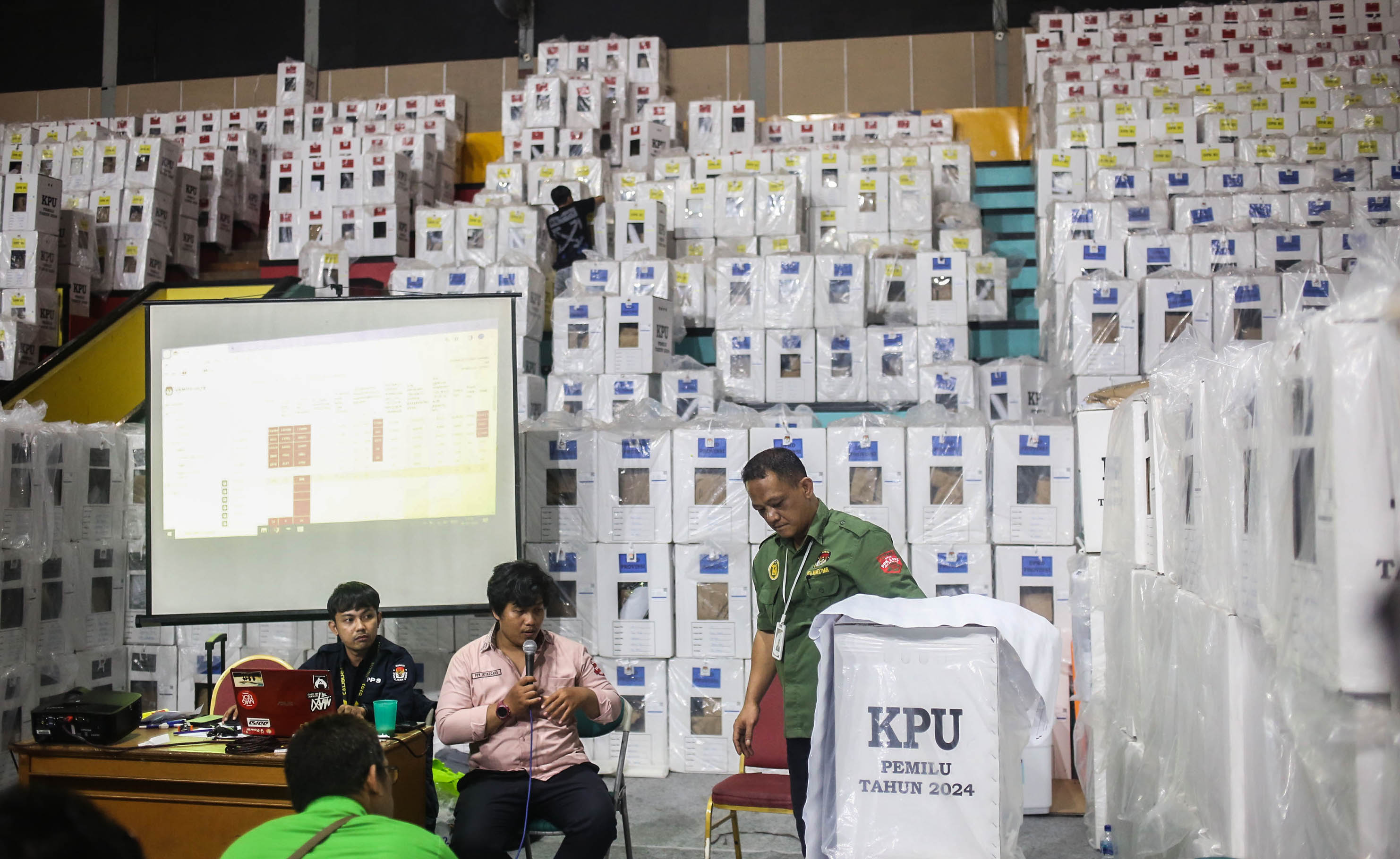 KPU Pekalongan Hentikan Rekapitulasi Penghitungan Suara Pemilu di Kecamatan