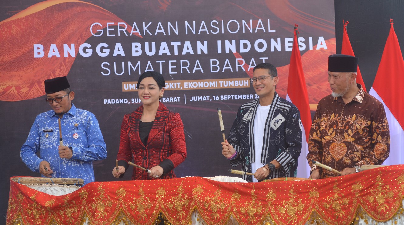 Ilustrasi.Gubernur Sumbar Mahyeldi (kanan) berkomitmen terus mendorong pengembangan UMKM di provinsi itu.