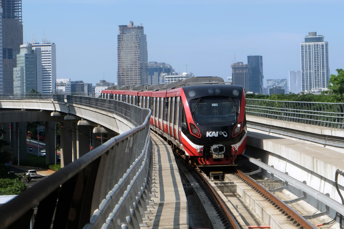 PT LRT Jakarta menggelar seremoni kick off program Link and Match sebagai jembatan meningkatkan keahlian dan kompetensi siswa dan industri.