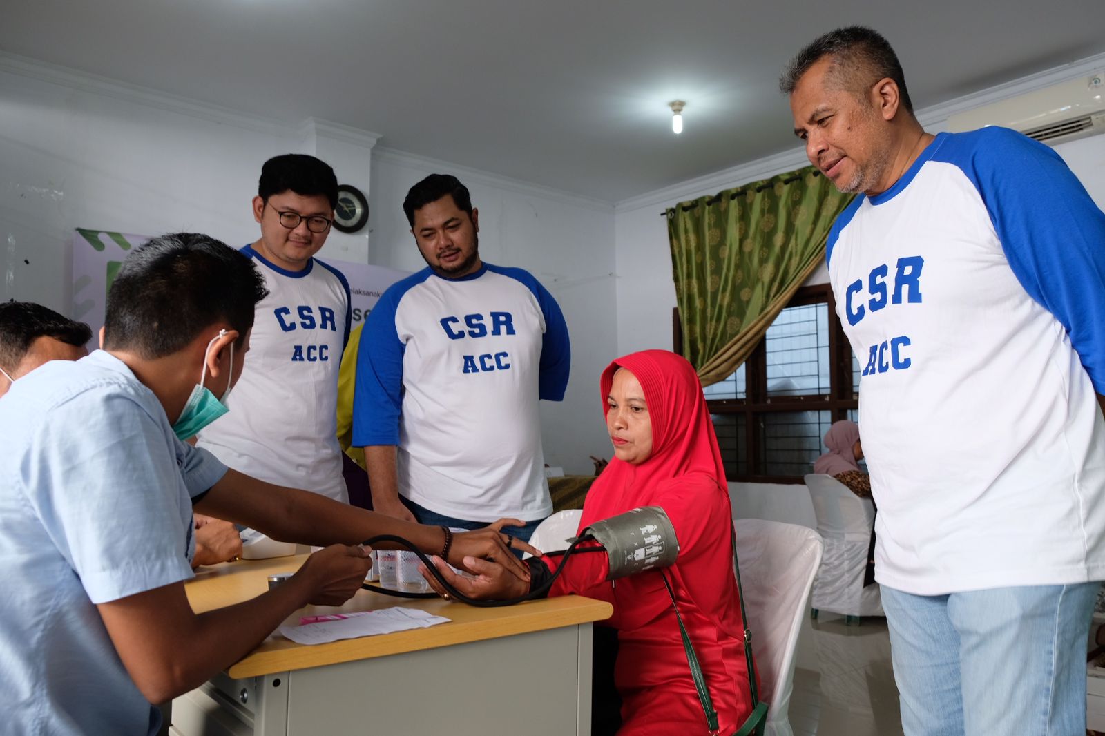 Melalui kegiatan CSR, ACC Syariah Aceh mengadakan kegiatan periksaan kesehatan gratis untuk warga di Kota Banda Aceh, Provinsi Aceh.