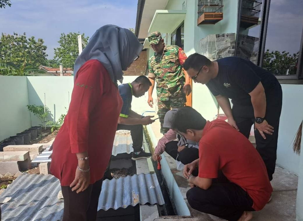 Antisipasi mengembangbiakkan nyamuk aedes aegypti dan wabah demam berdarah dengue (DBD) aksi pembasmian jentik nyamuk dan penyemprot foging 