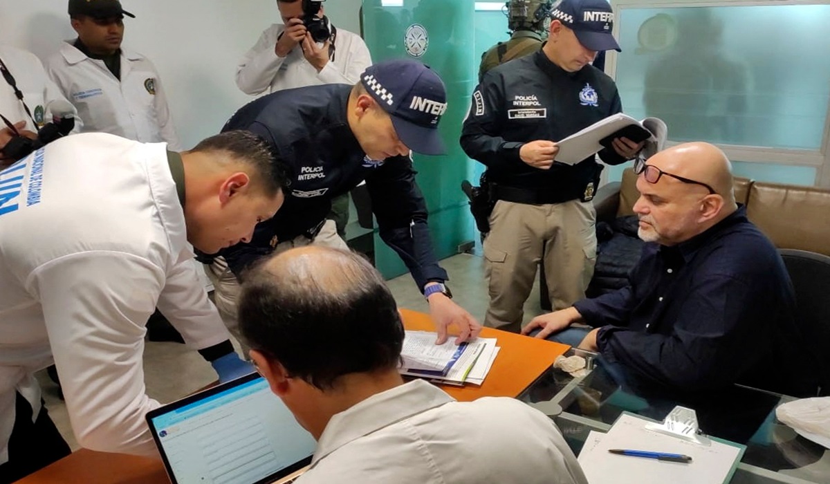 Salvatore Mancuso, mantan pemimpin kelompok paramiliter Kolombia, tiba kembali di negaranya setelah menghabiskan 16 tahun di penjara AS