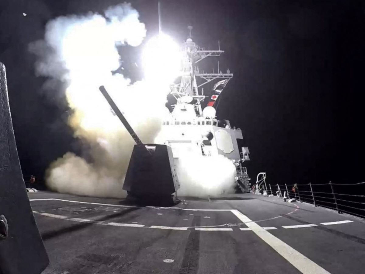 Pasukan Komando Pusat AS bersama angkatan bersenjata negara lain melakukan serangan ke 36 titik di 13 lokasi Yaman yang dikuasai Houthi.