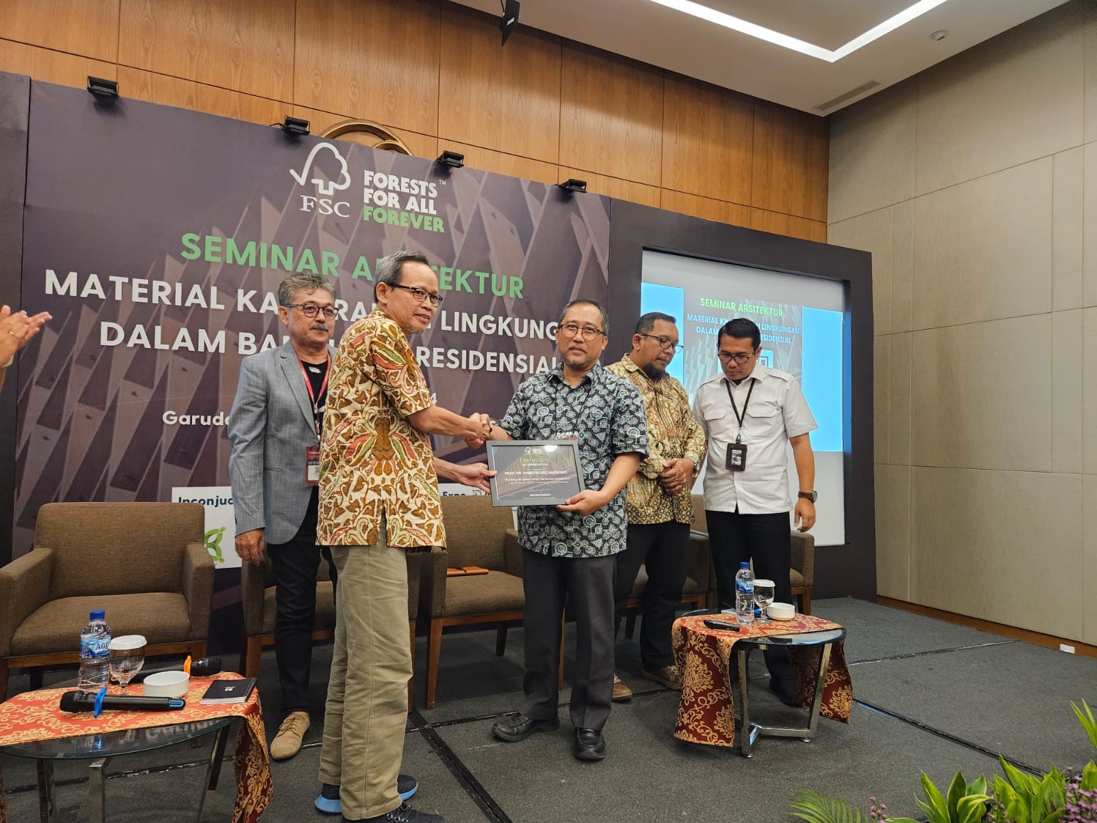 Kayu sebagai Bahan Bangunan Ramah Lingkungan, Kuat, Ekonomis