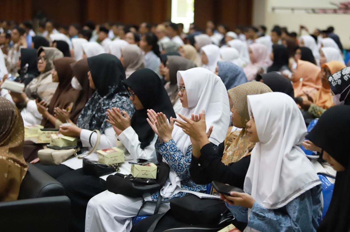 Ilustrasi para pelajar sekolah menengah atas.