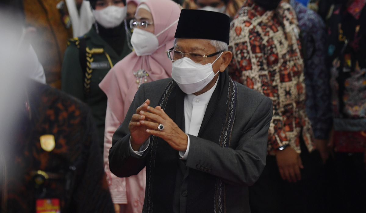 Wakil Presiden Ma'ruf Amin (kanan).