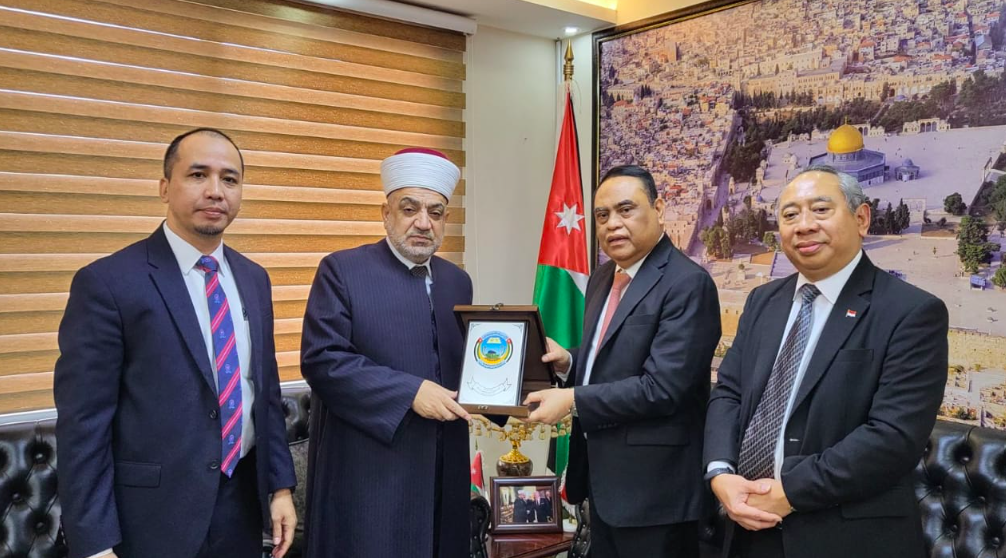 Syafruddin Bertemu Menteri Pendidikan Tinggi dan Menteri Wakaf Yordania