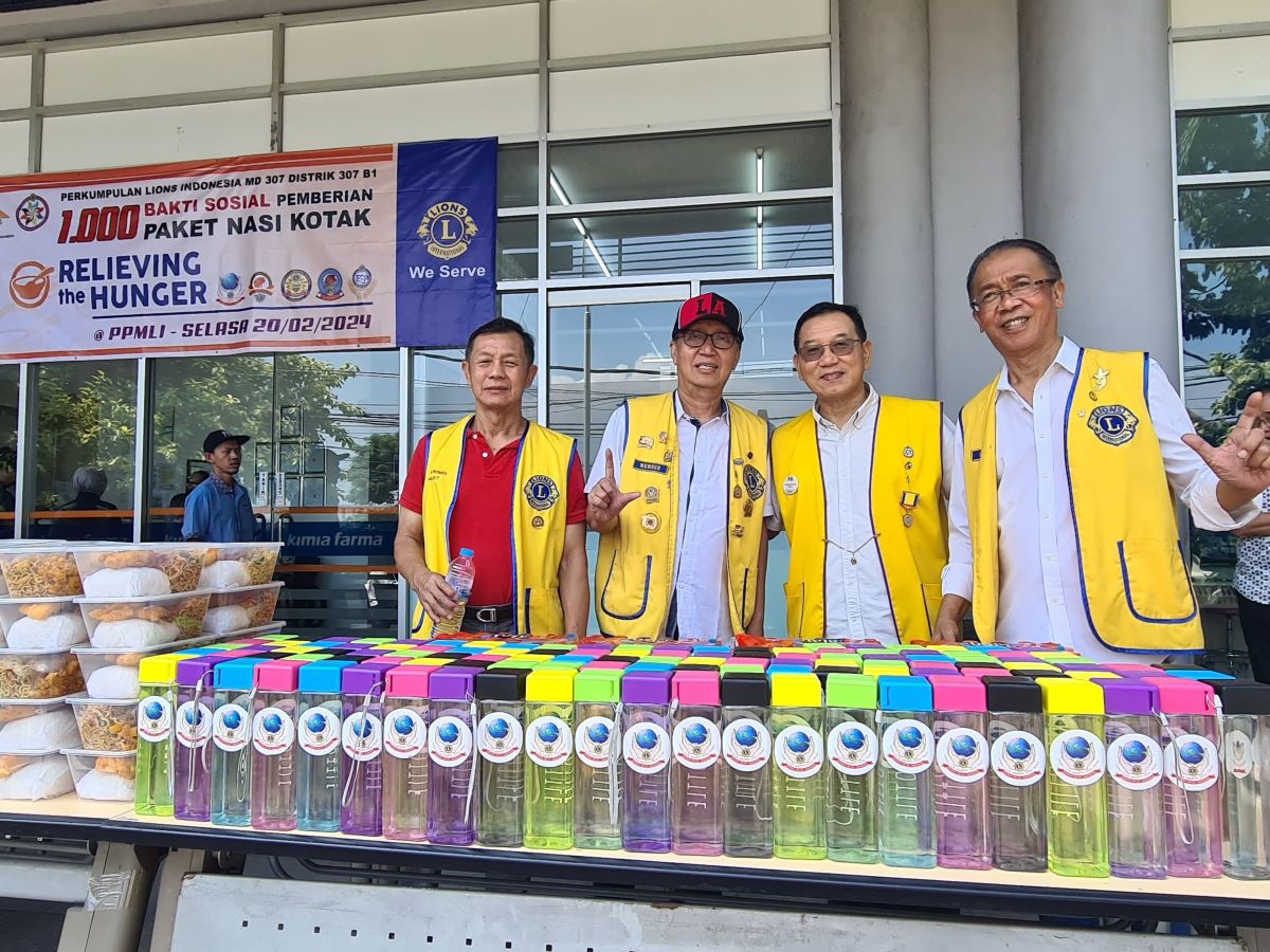 Di tengah isu kelangkaan beras, Lions Club Indonesia membagikan 1.000 paket nasi kotak di beberapa wilayah kaum marginal Ibu Kota Jakarta. 