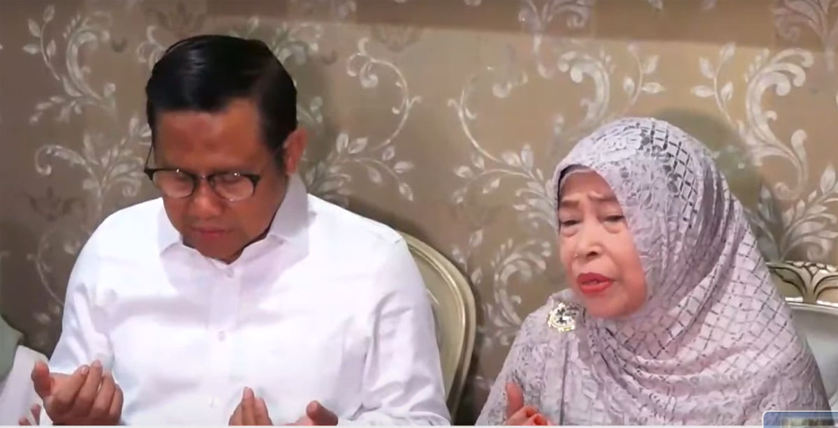 Muhaimin Iskandar menunda rencana ziarah ke makam ayah mertuanya di Kemang, Jakarta Selatan, karena hujan.