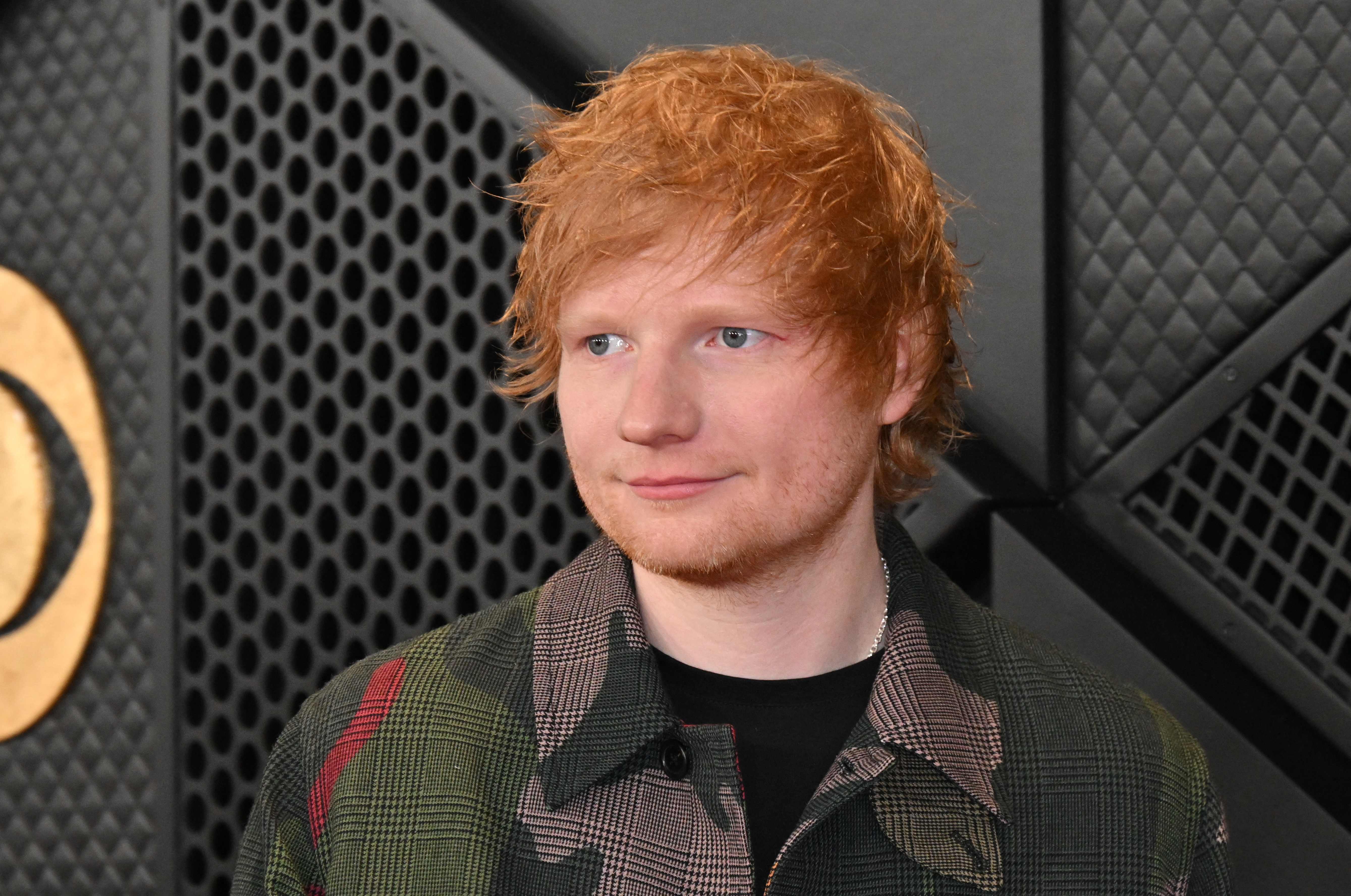 Penyanyi asal inggris Ed Sheeran akan tampil di JIS pada 2 Maret 2024. Konser itu diperkirakan memberi dampak ekonomi Rp100 miliar